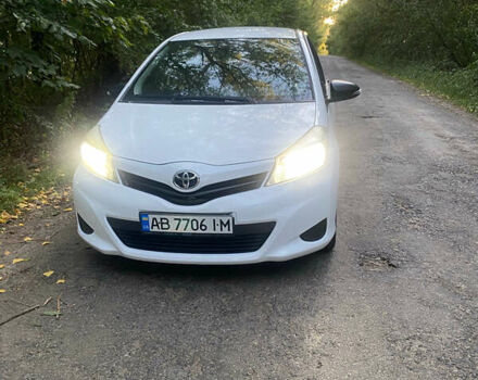 Білий Тойота Яріс, об'ємом двигуна 1.33 л та пробігом 172 тис. км за 8500 $, фото 1 на Automoto.ua