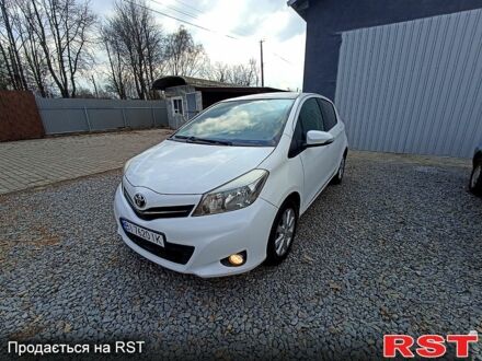 Білий Тойота Яріс, об'ємом двигуна 1.3 л та пробігом 150 тис. км за 6300 $, фото 1 на Automoto.ua