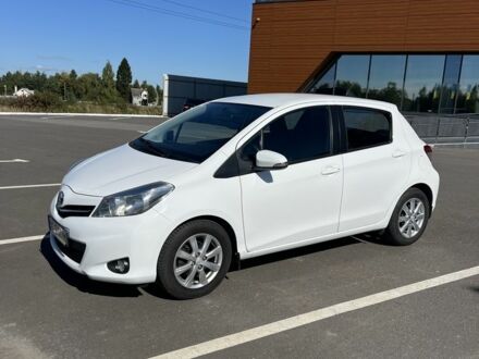 Білий Тойота Яріс, об'ємом двигуна 1.33 л та пробігом 96 тис. км за 11700 $, фото 1 на Automoto.ua