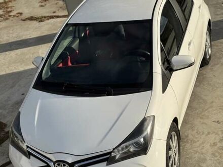 Тойота Ярис 2015 в Киеве на Automoto.ua Белый Тойота Ярис, объемом двигателя 1.3 л и пробегом 156 тыс. км за 11000 $, фото 1 на Automoto.ua