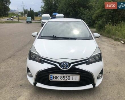 Білий Тойота Яріс, об'ємом двигуна 1.5 л та пробігом 209 тис. км за 11600 $, фото 1 на Automoto.ua