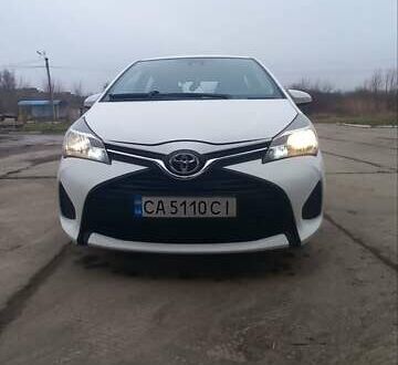 Білий Тойота Яріс, об'ємом двигуна 1.5 л та пробігом 160 тис. км за 11000 $, фото 1 на Automoto.ua