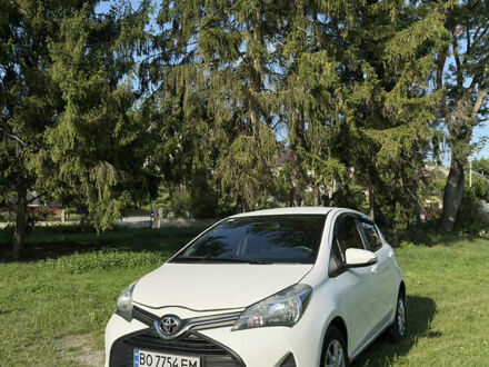 Тойота Ярис 2016 в Збараже на Automoto.ua Белый Тойота Ярис, объемом двигателя 1 л и пробегом 67 тыс. км за 9700 $, фото 1 на Automoto.ua