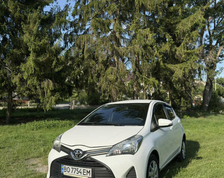 Белый Тойота Ярис, объемом двигателя 1 л и пробегом 67 тыс. км за 9700 $, фото 1 на Automoto.ua