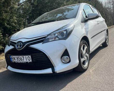 Белый Тойота Ярис, объемом двигателя 1.5 л и пробегом 103 тыс. км за 12500 $, фото 1 на Automoto.ua