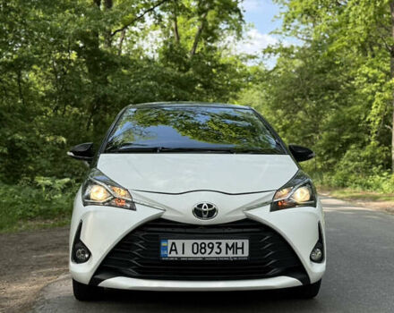 Білий Тойота Яріс, об'ємом двигуна 1.5 л та пробігом 47 тис. км за 12500 $, фото 1 на Automoto.ua
