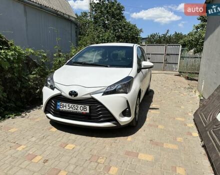Белый Тойота Ярис, объемом двигателя 1.5 л и пробегом 33 тыс. км за 18500 $, фото 1 на Automoto.ua