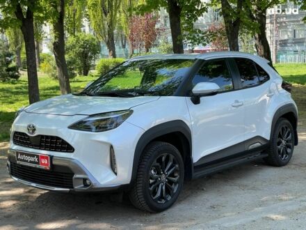 Тойота Ярис 2021 в Киеве на Automoto.ua Белый Тойота Ярис, объемом двигателя 1.5 л и пробегом 31 тыс. км за 26490 $, фото 1 на Automoto.ua