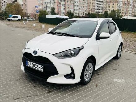 Тойота Ярис 2021 в Киеве на Automoto.ua Белый Тойота Ярис, объемом двигателя 1.49 л и пробегом 39 тыс. км за 17199 $, фото 1 на Automoto.ua