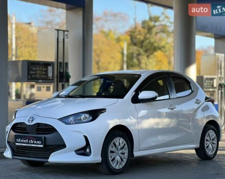 Білий Тойота Яріс, об'ємом двигуна 1.49 л та пробігом 39 тис. км за 17999 $, фото 1 на Automoto.ua