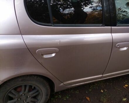 Бежевий Тойота Яріс, об'ємом двигуна 0 л та пробігом 1000 тис. км за 1497 $, фото 2 на Automoto.ua