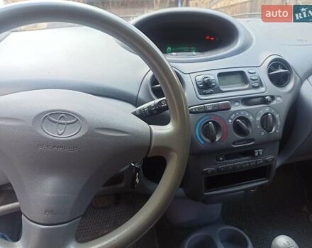 Бежевый Тойота Ярис, объемом двигателя 1.3 л и пробегом 206 тыс. км за 3600 $, фото 2 на Automoto.ua