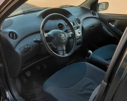 Чорний Тойота Яріс, об'ємом двигуна 1 л та пробігом 190 тис. км за 3950 $, фото 8 на Automoto.ua