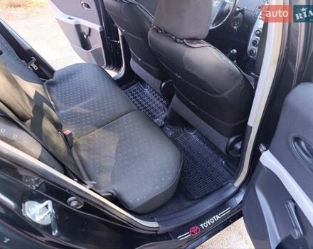 Чорний Тойота Яріс, об'ємом двигуна 1 л та пробігом 232 тис. км за 4800 $, фото 12 на Automoto.ua