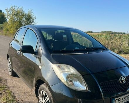 Чорний Тойота Яріс, об'ємом двигуна 1 л та пробігом 214 тис. км за 3950 $, фото 1 на Automoto.ua
