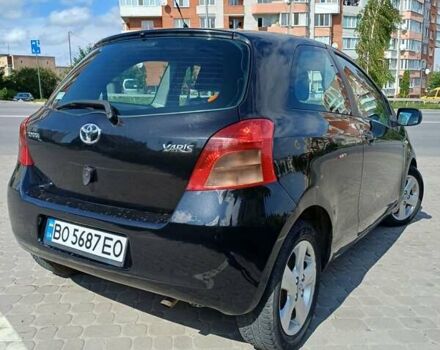 Черный Тойота Ярис, объемом двигателя 1.36 л и пробегом 244 тыс. км за 6900 $, фото 6 на Automoto.ua