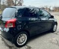 Черный Тойота Ярис, объемом двигателя 1 л и пробегом 217 тыс. км за 3800 $, фото 5 на Automoto.ua