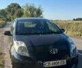 Чорний Тойота Яріс, об'ємом двигуна 1 л та пробігом 214 тис. км за 3950 $, фото 1 на Automoto.ua