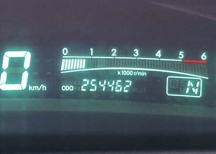 Черный Тойота Ярис, объемом двигателя 1.36 л и пробегом 244 тыс. км за 6900 $, фото 13 на Automoto.ua