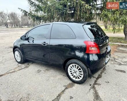 Черный Тойота Ярис, объемом двигателя 1 л и пробегом 217 тыс. км за 3800 $, фото 7 на Automoto.ua