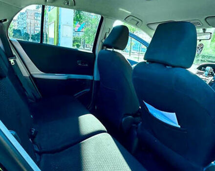 Черный Тойота Ярис, объемом двигателя 1.33 л и пробегом 220 тыс. км за 6800 $, фото 9 на Automoto.ua