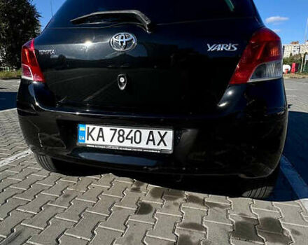 Черный Тойота Ярис, объемом двигателя 1.33 л и пробегом 220 тыс. км за 6800 $, фото 3 на Automoto.ua