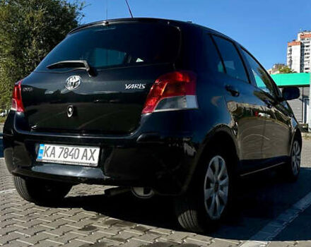 Черный Тойота Ярис, объемом двигателя 1.33 л и пробегом 220 тыс. км за 6800 $, фото 1 на Automoto.ua