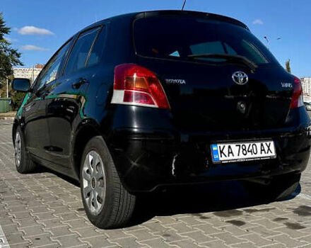 Черный Тойота Ярис, объемом двигателя 1.33 л и пробегом 220 тыс. км за 6800 $, фото 2 на Automoto.ua