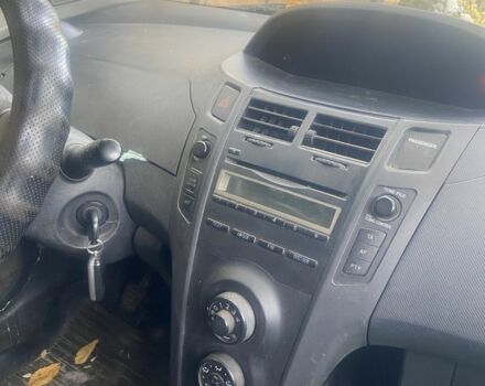 Тойота Яріс 2009 у Полтаві на Automoto.ua Чорний Тойота Яріс, об'ємом двигуна 1 л та пробігом 250 тис. км за 6554 $, фото 3 на Automoto.ua