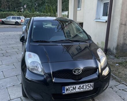 Чорний Тойота Яріс, об'ємом двигуна 1.3 л та пробігом 229 тис. км за 7100 $, фото 6 на Automoto.ua