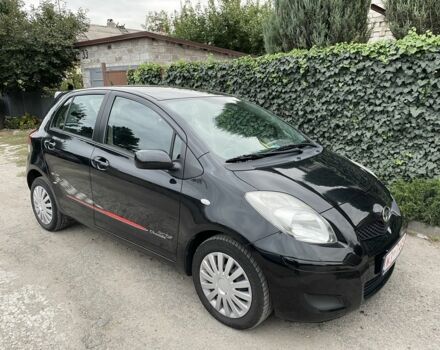 Чорний Тойота Яріс, об'ємом двигуна 1.3 л та пробігом 229 тис. км за 7100 $, фото 5 на Automoto.ua