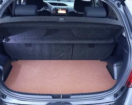 Чорний Тойота Яріс, об'ємом двигуна 1.33 л та пробігом 150 тис. км за 7700 $, фото 11 на Automoto.ua