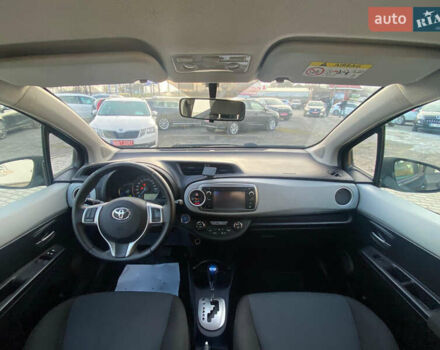 Черный Тойота Ярис, объемом двигателя 1.5 л и пробегом 170 тыс. км за 11500 $, фото 6 на Automoto.ua