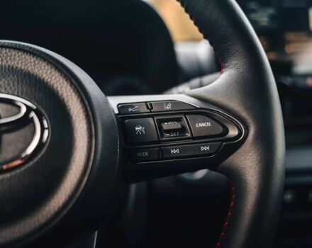 Чорний Тойота Яріс, об'ємом двигуна 1.6 л та пробігом 17 тис. км за 4900 $, фото 8 на Automoto.ua