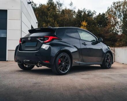 Чорний Тойота Яріс, об'ємом двигуна 1.6 л та пробігом 17 тис. км за 4900 $, фото 5 на Automoto.ua