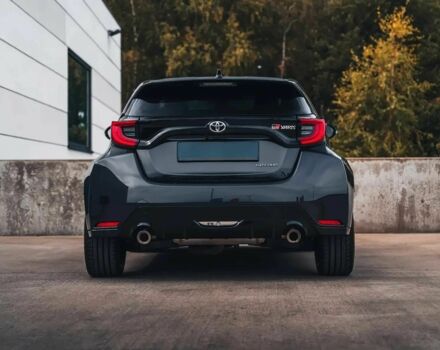 Чорний Тойота Яріс, об'ємом двигуна 1.6 л та пробігом 17 тис. км за 4900 $, фото 4 на Automoto.ua