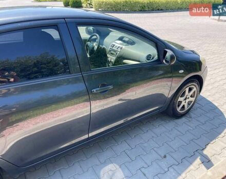 Чорний Тойота Яріс, об'ємом двигуна 1.5 л та пробігом 171 тис. км за 5300 $, фото 1 на Automoto.ua