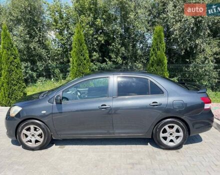 Чорний Тойота Яріс, об'ємом двигуна 1.5 л та пробігом 171 тис. км за 5300 $, фото 2 на Automoto.ua