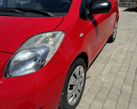 Черный Тойота Ярис, объемом двигателя 1 л и пробегом 160 тыс. км за 5800 $, фото 5 на Automoto.ua