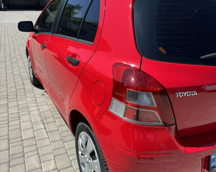 Черный Тойота Ярис, объемом двигателя 1 л и пробегом 160 тыс. км за 5800 $, фото 4 на Automoto.ua