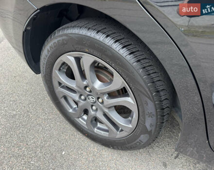 Чорний Тойота Яріс, об'ємом двигуна 1.5 л та пробігом 44 тис. км за 11999 $, фото 8 на Automoto.ua