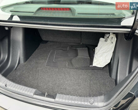 Чорний Тойота Яріс, об'ємом двигуна 1.5 л та пробігом 44 тис. км за 11999 $, фото 14 на Automoto.ua