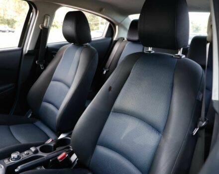 Чорний Тойота Яріс, об'ємом двигуна 1.5 л та пробігом 49 тис. км за 8000 $, фото 6 на Automoto.ua