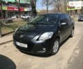 Чорний Тойота Яріс, об'ємом двигуна 1.5 л та пробігом 178 тис. км за 6800 $, фото 1 на Automoto.ua