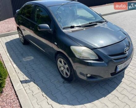 Чорний Тойота Яріс, об'ємом двигуна 1.5 л та пробігом 171 тис. км за 5300 $, фото 1 на Automoto.ua