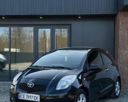 Черный Тойота Ярис, объемом двигателя 1.3 л и пробегом 158 тыс. км за 4250 $, фото 1 на Automoto.ua