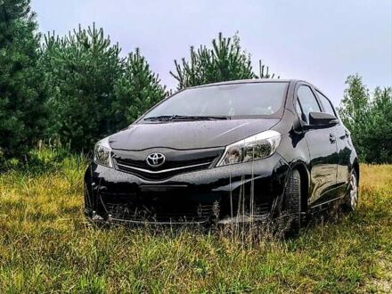 Черный Тойота Ярис, объемом двигателя 1.33 л и пробегом 155 тыс. км за 7700 $, фото 1 на Automoto.ua