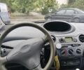 Красный Тойота Ярис, объемом двигателя 1 л и пробегом 260 тыс. км за 2750 $, фото 6 на Automoto.ua