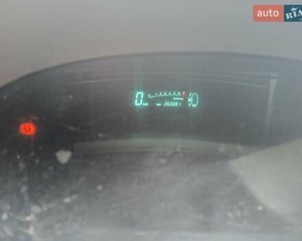 Красный Тойота Ярис, объемом двигателя 1 л и пробегом 260 тыс. км за 2750 $, фото 4 на Automoto.ua