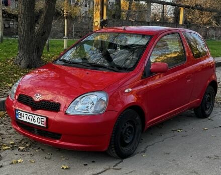 Красный Тойота Ярис, объемом двигателя 1 л и пробегом 185 тыс. км за 2700 $, фото 2 на Automoto.ua